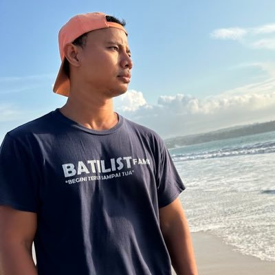 hivoltescargot's profile picture. Apakah kau melihat langit mentari senja?