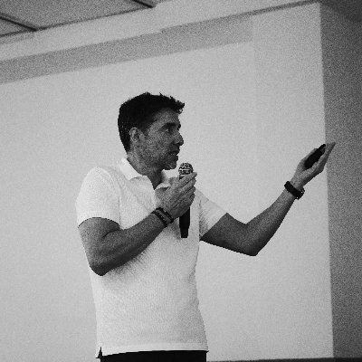 Thmuay1977's profile picture. Invertir en Negocios con Momentum Técnico @Bolsazone . Nunca recomiendo compra/venta , consulten a su asesor financiero . Comparto ideas 💡