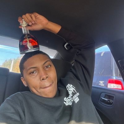 j_almons3's profile picture. 601🥀• $$$