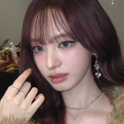 ivejiwoa's profile picture. the best vocalist from IVE with name Kim, Ji Won.