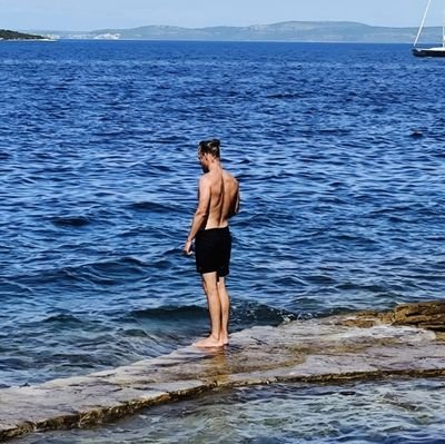 TontonTrinqueur's profile picture. Autor in progress 📖
Chasing stories 🏄🌴🌎
Altitude addict 🧗‍♂️🥾
Guess my country 🍫🍺🍟