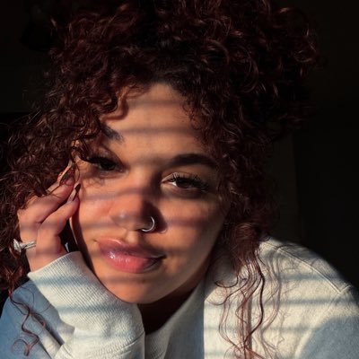 _alexismosbyy's profile picture. wife & fur mama 🤍 444