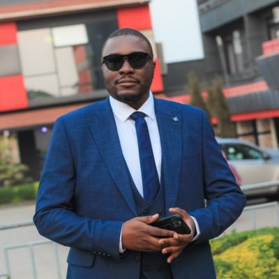 scriptoid824's profile picture. Nerd by trade | Chelsea fan | Software Engineer | Developer of Developers