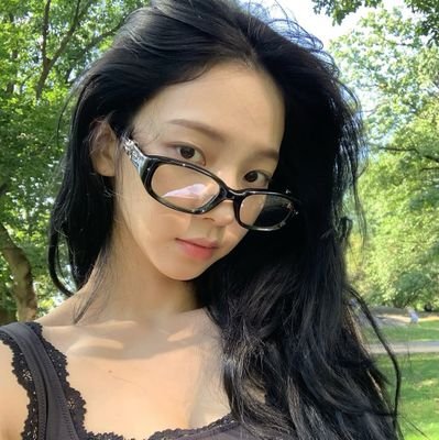 nrvillera's profile picture. biasanya pukul 21.00 udah tidur, kalau masih bangun berarti belum tidur.