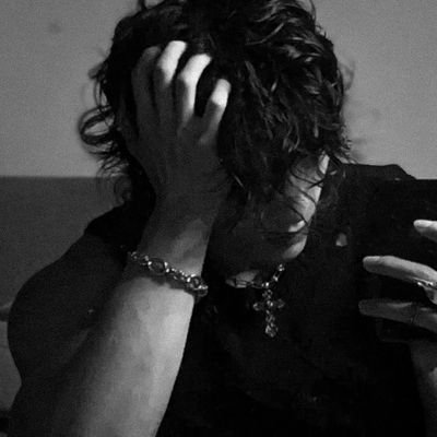 Godkiink's profile picture. I'm the sin that you can't resist.