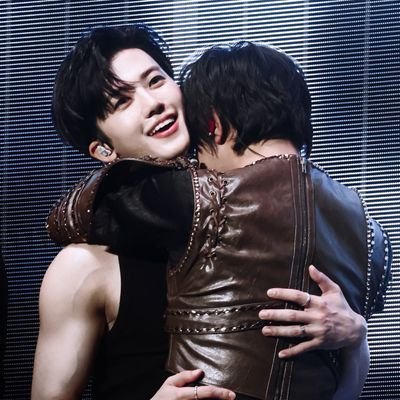 dk_yeomie's profile picture. 27 | shipper | reading acc | INFJ | Gemini