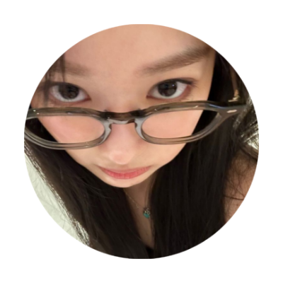 miezzle's profile picture. ( https://t.co/Wlxgz53BIM ) the way she romanticizes the occasion.