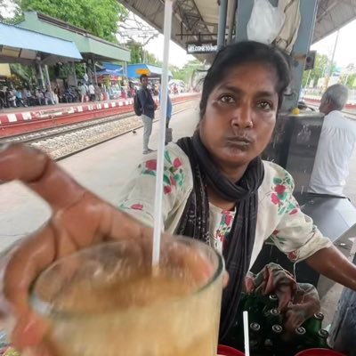 ghurkiiin's profile picture. Hatar fan isbjörn.