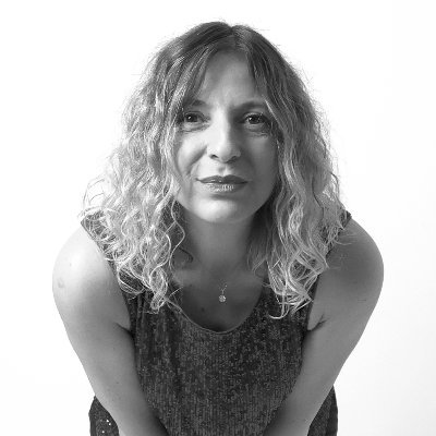 MSureOficial's profile picture. Escritora. @MaevaEdiciones  #LagrimasDePolvoRojo
#ElColorDelPerdon  #ProyectoBEL  #HuerfanosDeSombra #SueñosEntreCenizas