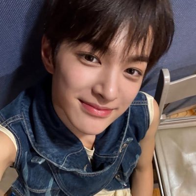 ch0colate___'s profile picture. 