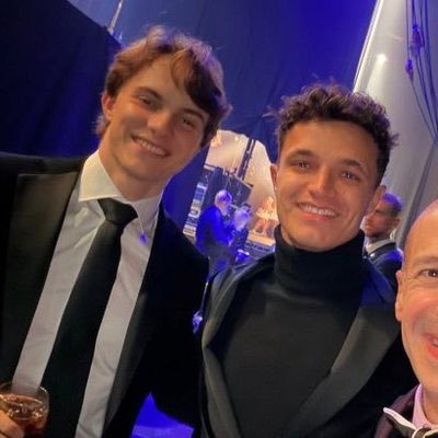 bisexualpiastri's profile picture. me again but more hater depressed and landoscar truther