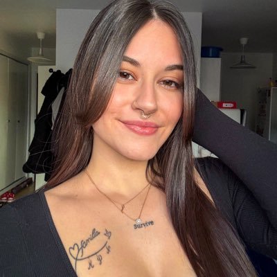 Laura_xx8's profile picture. insta - imlauraa__