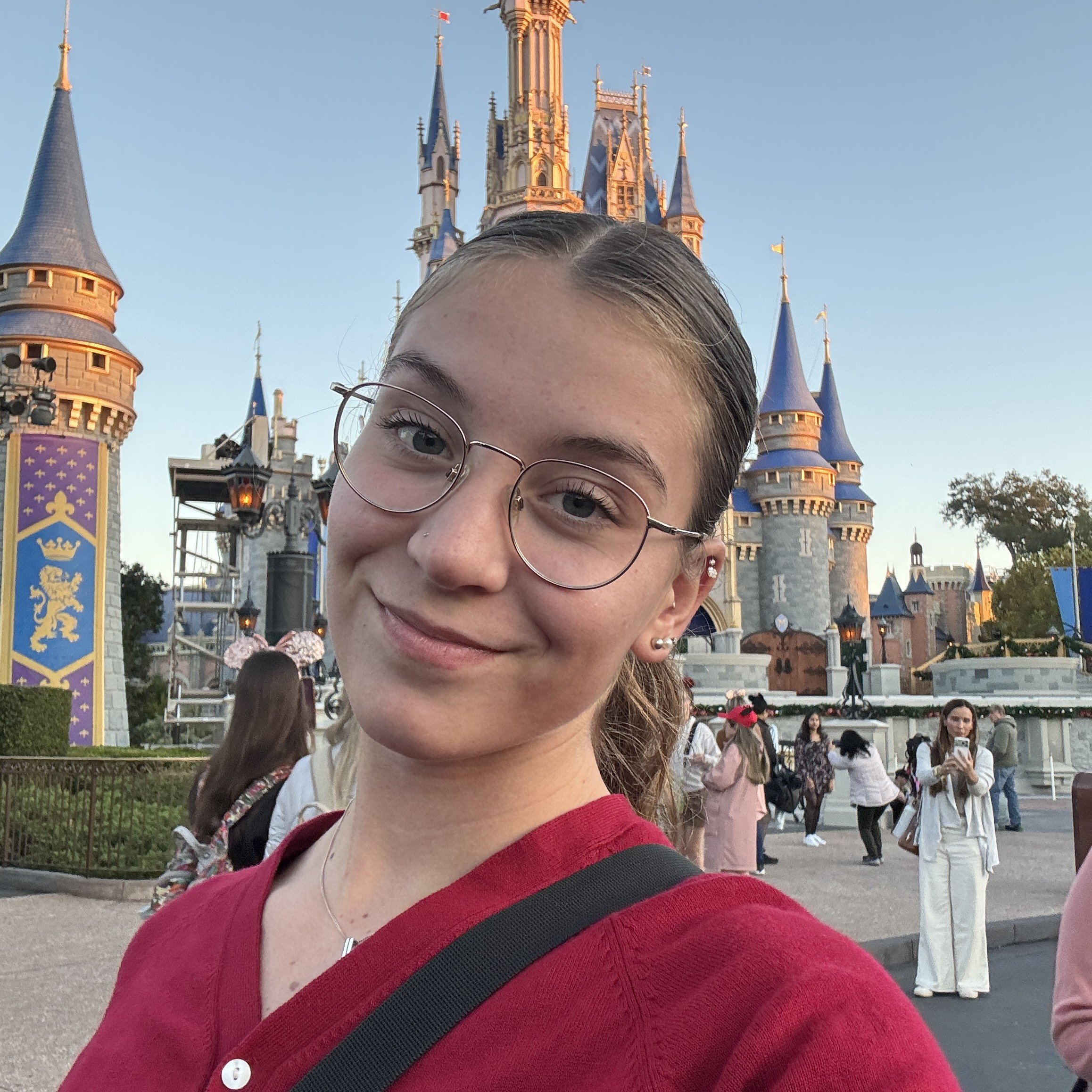 zqwkv95731282's profile picture. 