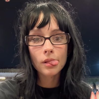 zhuchnik's profile picture. god KNEW not to put me in america