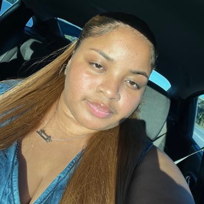 gariellew19's profile picture. 1/02🥳