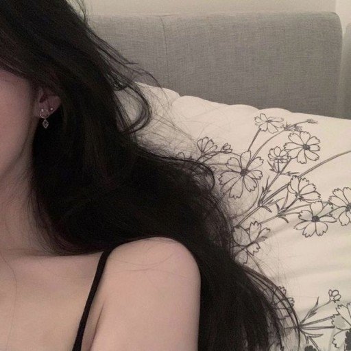 lalfte91585's profile picture. I glow like fireflies that burn with an endless desire