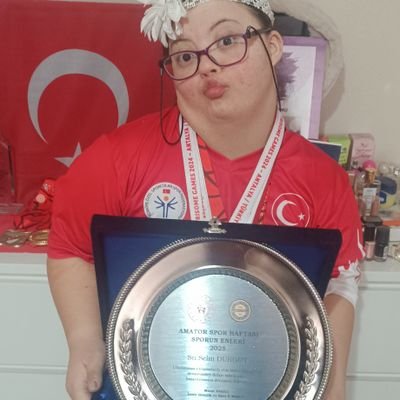 erdogandurgut35's profile picture. down bal sendromlu izbbs sporcu buz pateni  ritmik jimnastik milli sporcusu dünya 3 cüsü  spor lisesi ve Ege üniversitesi mezunu selin durgut,un babası.