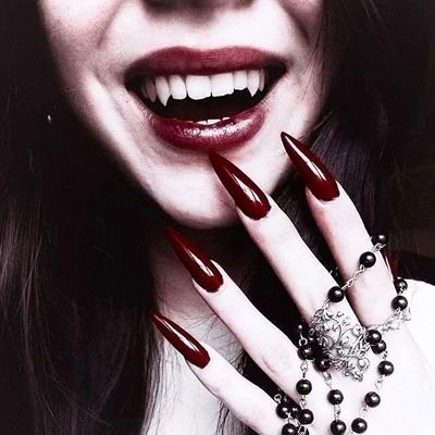 VellDrazkova's profile picture. Velimyra, daughter of the Night, mistress of the Moonlit Veil, the pale seraph.