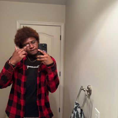 _justclyde's profile picture. howard u 🦬