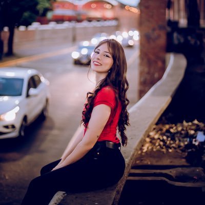 reginastefoni's profile picture. streamer y cantante | https://t.co/s889x3zWt4