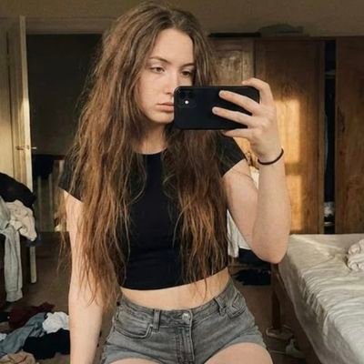 Meliorata's profile picture. im literally just a girl