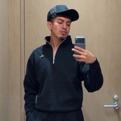 FiveStarLatino's profile picture. 21 | BI | ONE CLICK AWAY 😈⬇️