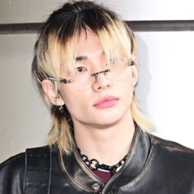 jiniarrt's profile picture. homesick | +20 (ela/dela)