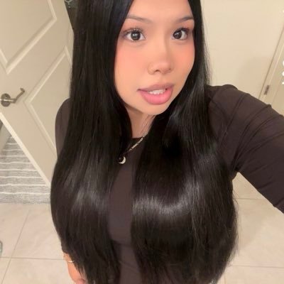 nancyomfg's profile picture. 