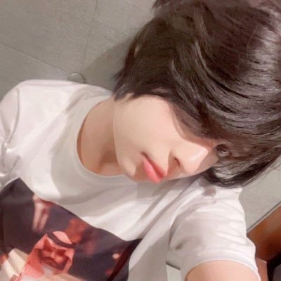 hodziynxv's profile picture. 