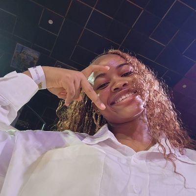 RealVandah's profile picture. Welcome to My Diary 🤍
◇ Business. Web3 Finance. Leadership. Wealth. Life .
CEO & Founder: @campusbestie
◇ My Feet Rest on Gold 🪔