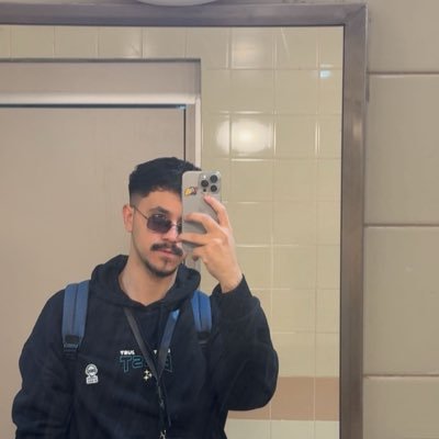 3z_8_9's profile picture. احياناً مهندس