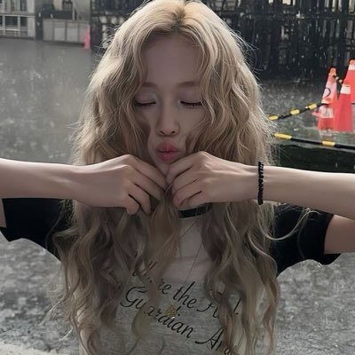 neouiicx_'s profile picture. 『서유라』 Desire is a language I speak fluently. Eyes linger, rules bend, control shifts. If you’re here, you already want something. +21 · RP ESP / ENG