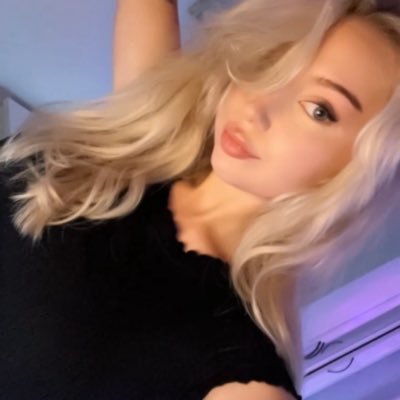 petiteavax's profile picture. 🤍