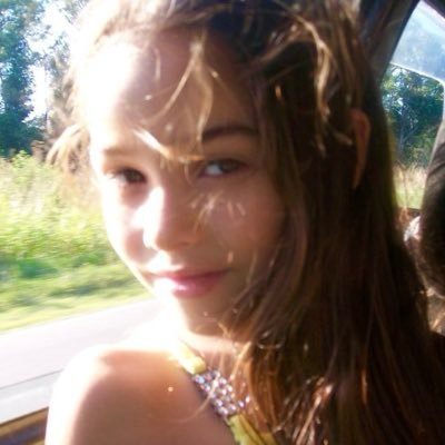 sofffi_cs's profile picture. juego juegos | streamer para @ShindeNgg