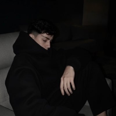 lovemycatwoman's profile picture. 