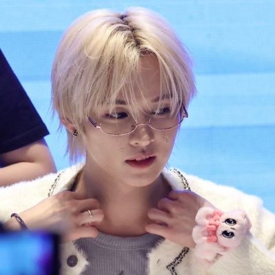 theelinogf's profile picture. 