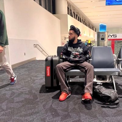 AlmightyEL's profile picture. 