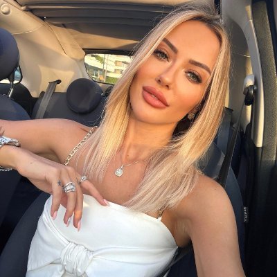 theswagkidrauhl's profile picture. Elegance is the only beauty that never fades ✨