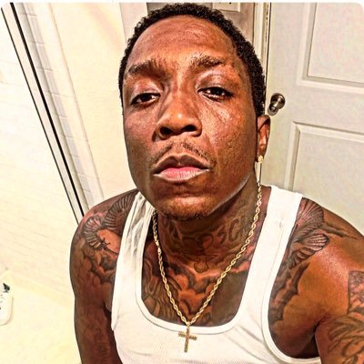 DonJulioRichBoy's profile picture. The Introvert