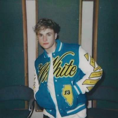 anahi_castro2's profile picture. 24 | Only DECEMBER 10 ✨