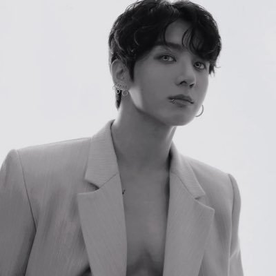 lovesmyfool's profile picture. ✶ ⠀⠀.⠀🖊️ 𑁥౿ ⠀ 私のために死ね