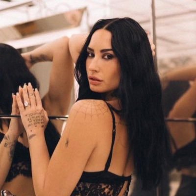 chimneylovato's profile picture. 