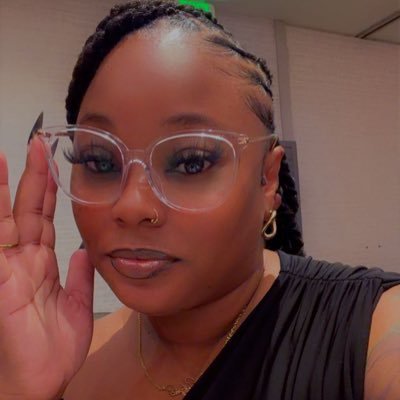 AuntieMeek_'s profile picture. Just a girl from the Eastside 💙🏁