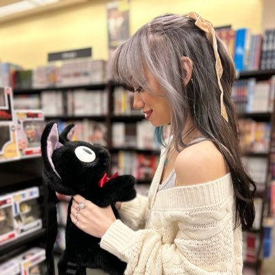 xomaybebaylee's profile picture. ᓚᘏᗢ cat mom ✧ POET ✧ woc ✧ content creator ✧ ✧ anime ✧ pokémon ✧ gamer ✧ hopeless romantic ᓚᘏᗢ more below !