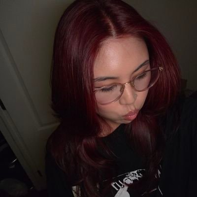 hazelnutmiIk's profile picture. girls being girls being girls being girls