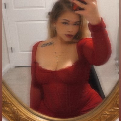 LiebeDomm's profile picture. 