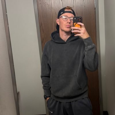 TheOtherCurry94's profile picture. | Niners Giants & Kaaangz | Daddy 🦈