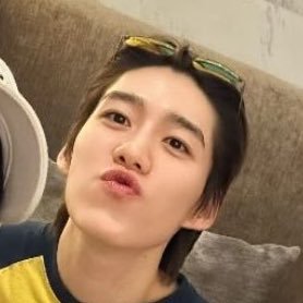 bkpp30008's profile picture. ก ก ก็อันที่เป็นเป็นกระเป๋าใช่มั้ยฮะ อันนั้น ความจริงเรามีกระเป๋าเหมือนกันสองใบ คนละใบ ช่าย ตุ๊ก ตุ๊กตาก็ ก็ ใช่ฮะ แต่ว่ามันคนละสี