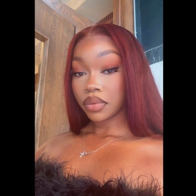 Jacky__Alandrea's profile picture. “ Beauty is in the eye of the Beholder , so... BEHOLD HER🥀” • Skin Therapist 🥀