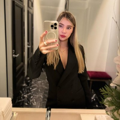 debqd68893271's profile picture. 